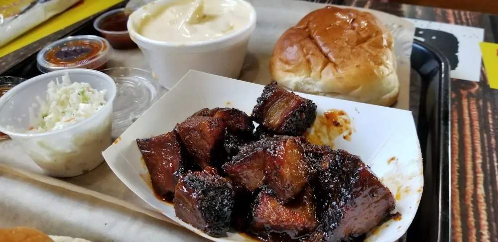 Burnt Ends and Brisket with Mac Cheese